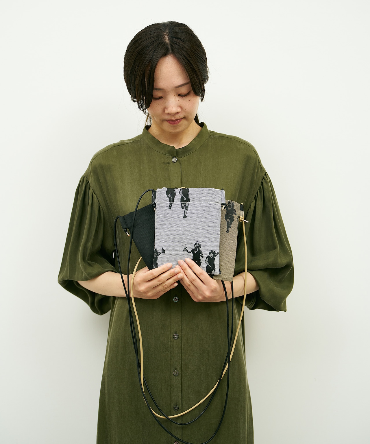 高橋信雅氏とのコラボによるサコッシュ